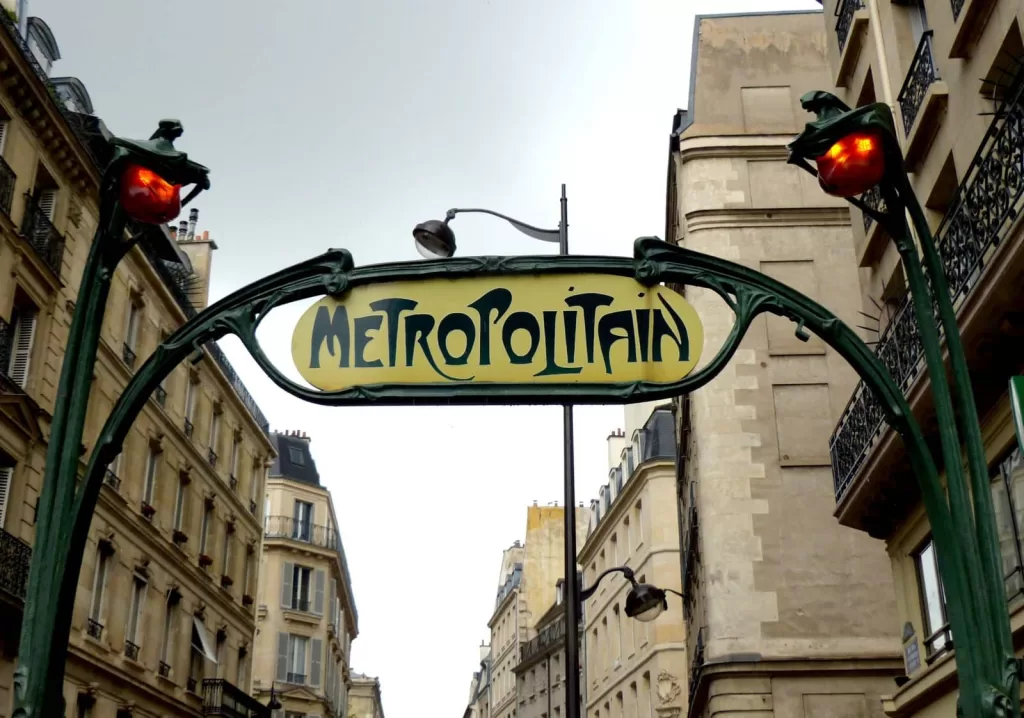 The sign at an entrance to a Paris metro station