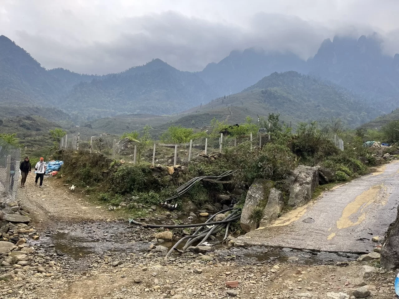 two diverging trails in front of ngu chi son mountain
